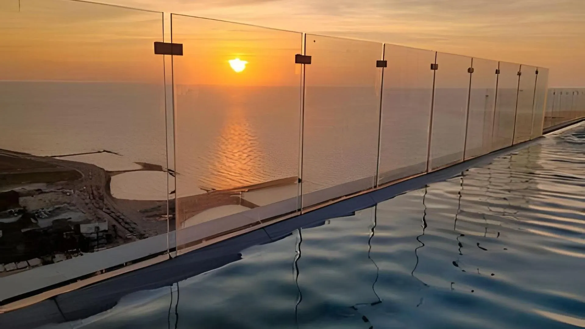 Stuning View To Walled City & Beach, King Size Bed Cartagena Colombia